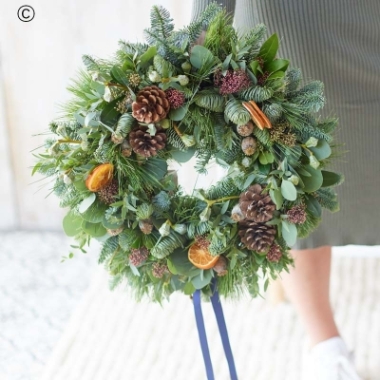 Christmas Classic Wreath   Standard