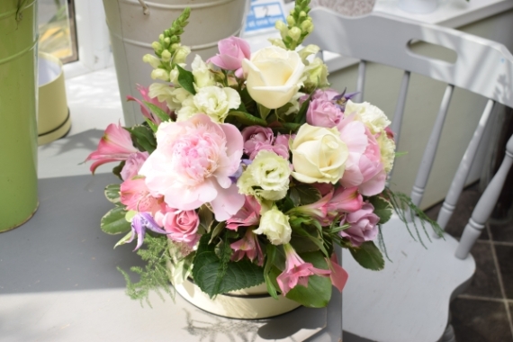 Pinks and Whites Hatbox