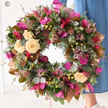 Winter Trending Wreath   Showstopper